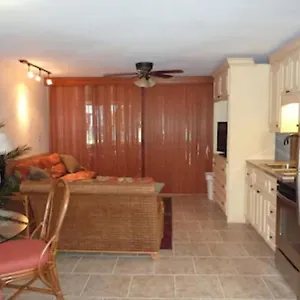 Luxury Beachfront - One Step To Sapphire Aparthotel
